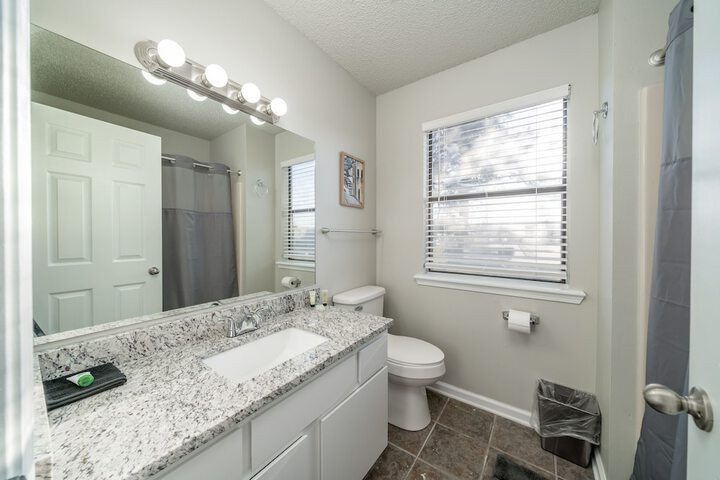 The Hamilton - Lakefront & Studio Suites Hot Springs