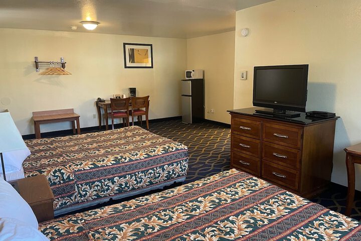 Room 17 of 34