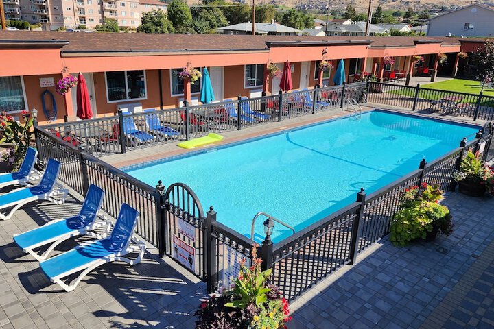 Sahara Courtyard Inn