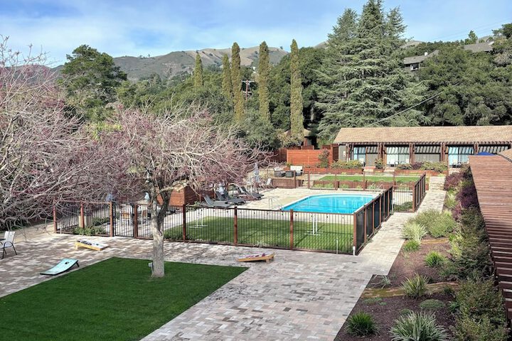 Hidden Valley Inn