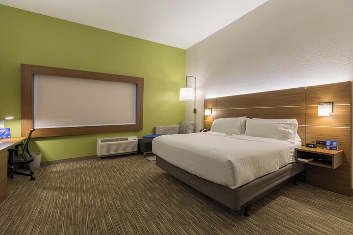 Holiday Inn Express and Suites San Marcos South by IHG