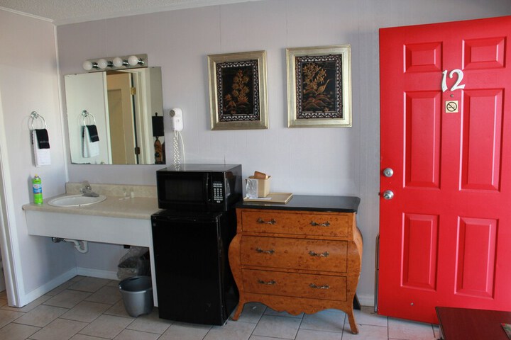 Room 142 of 219