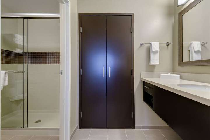 Staybridge Suites St. Louis - Westport by IHG