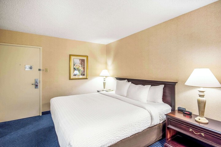 Room 32 of 56