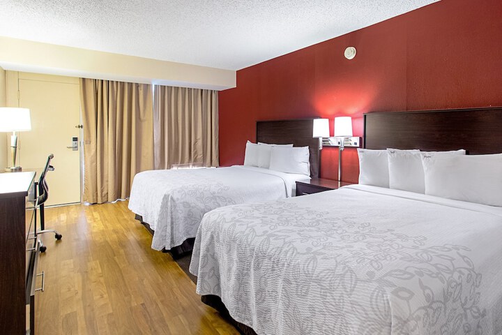 Red Roof Inn PLUS+ Wichita East