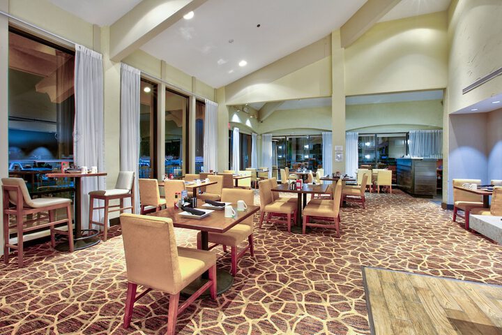 Dining 60 of 66