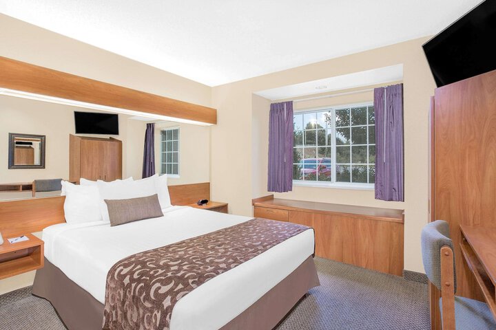 Microtel Inn & Suites by Wyndham Beckley East