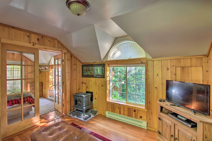 elk Hideaway: Ashford Cottage w / Hot Tub!