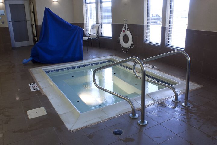 Pool 4 of 35