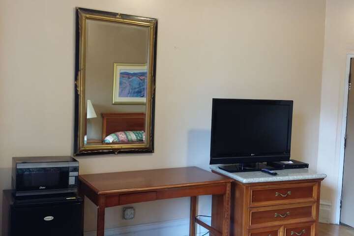 Room 22 of 82