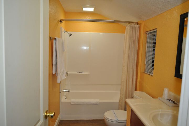 Room 6 of 19