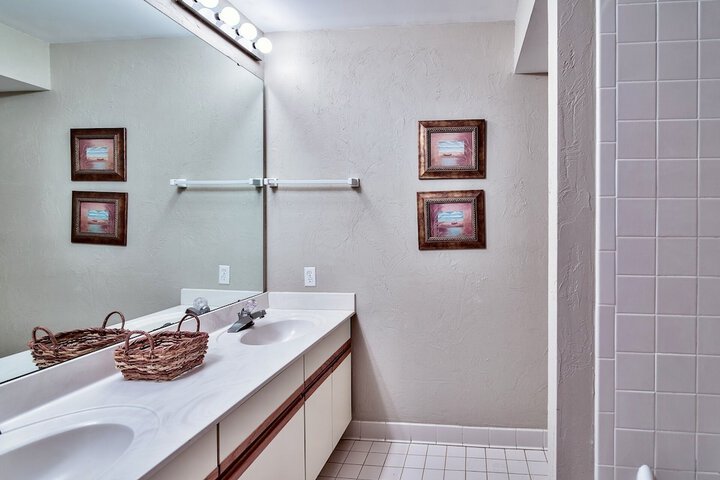 Room 20 of 28