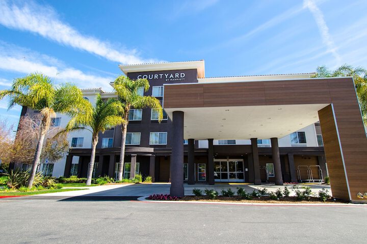 Hotel 2 of 49