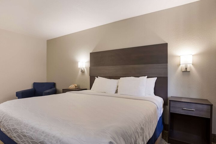 Room 20 of 28