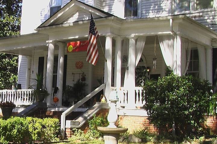 Inn Upon Moon River Plantation
