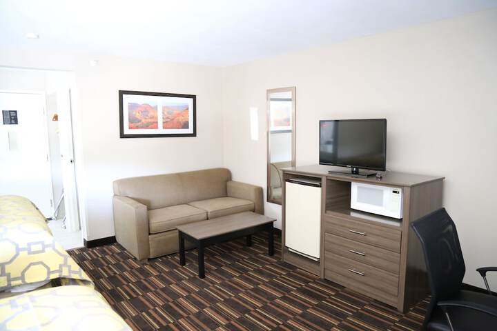 Room 28 of 69
