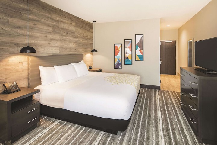 Room 15 of 34