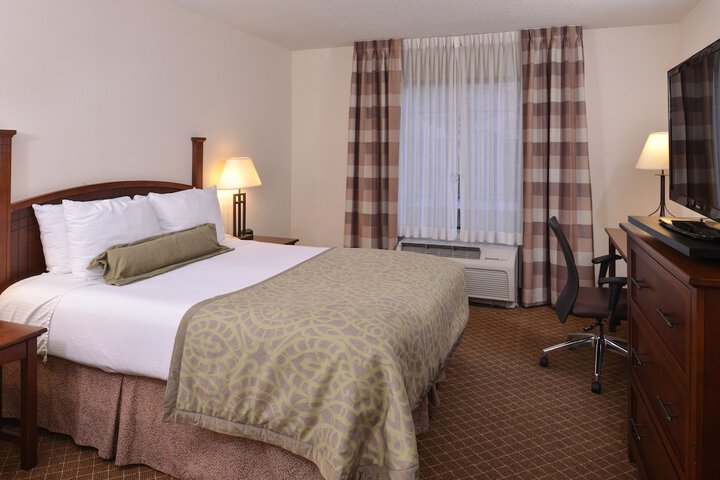 Staybridge Suites Indianapolis-Airport by IHG