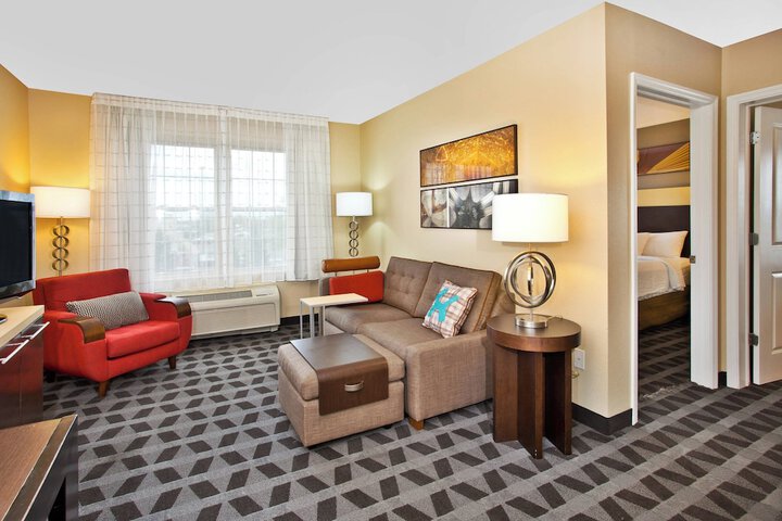 TownePlace Suites by Marriott Republic Airport Long Island