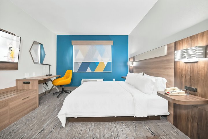 Holiday Inn Express Palestine by IHG