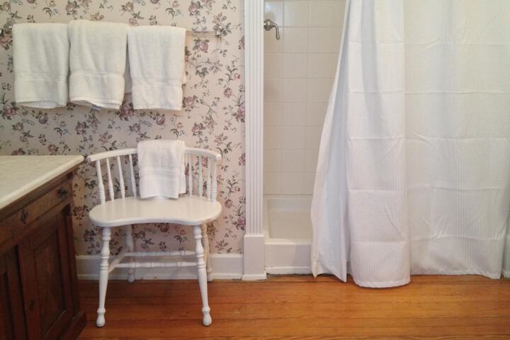 Room 12 of 38