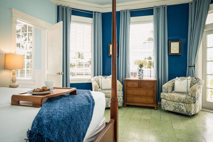 Southernmost House - Adult Exclusive