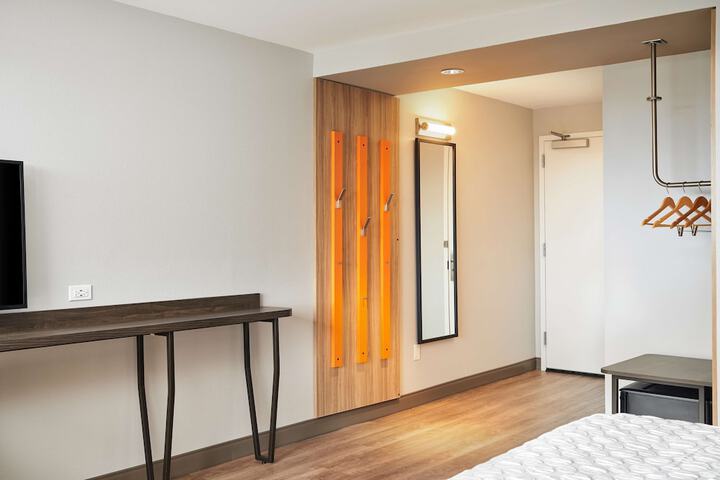 Room 16 of 30
