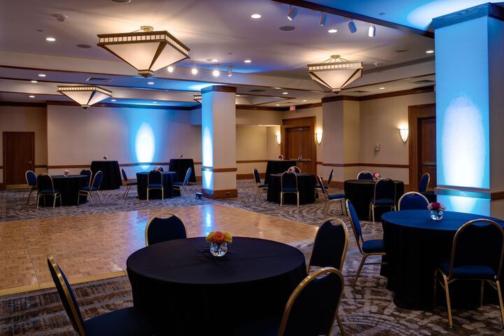 Ballroom/Hall 87 of 95