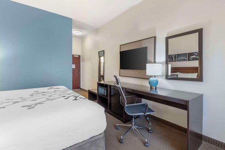 Room 28 of 42