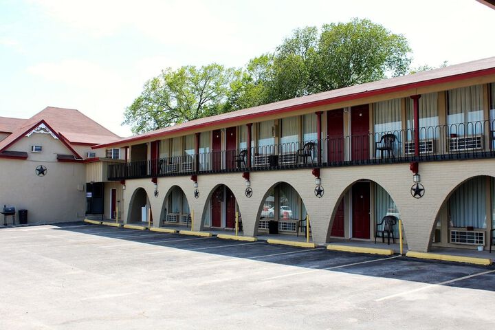 Hotel 4 of 11