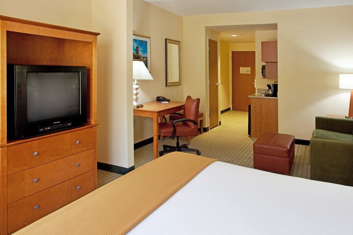 Room 15 of 41