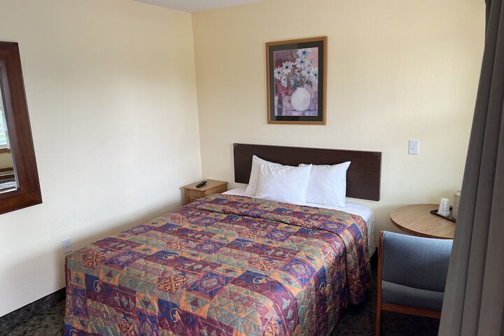 Room 379 of 443