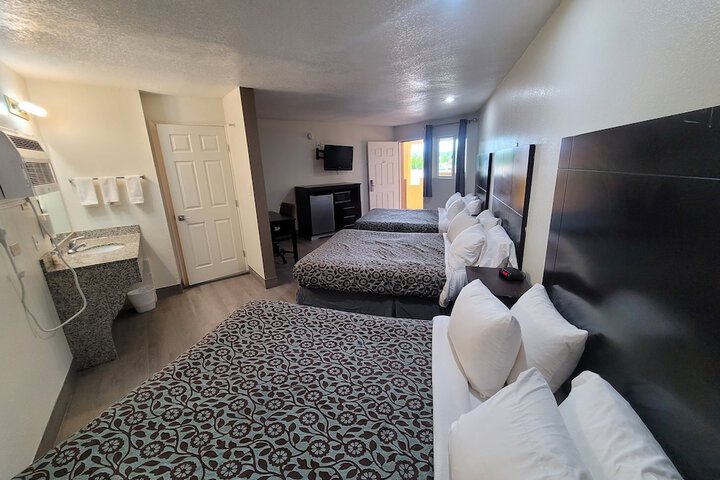 Room 11 of 50
