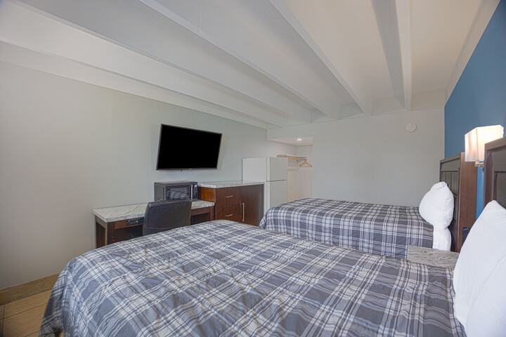Room 43 of 65