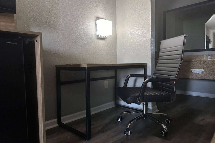 Room 42 of 49