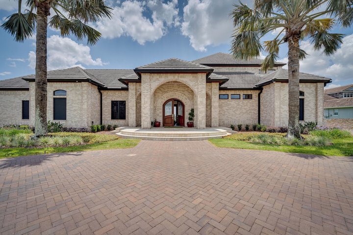 Groveland Home w / Pool: Luxurious Lakefront Oasis!