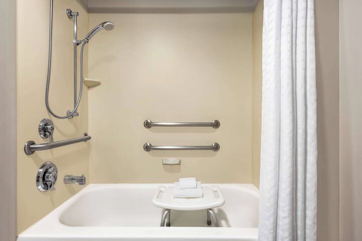 La Quinta Inn & Suites by Wyndham Newark - Elkton