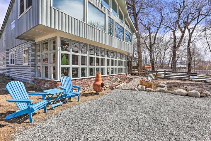 Lake Cabin w / King Bed Foodie Kitchen, & Views