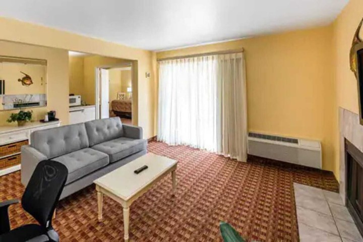 Quality Inn & Suites Capitola by the Sea