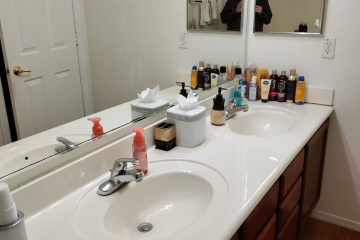 Room 9 of 30