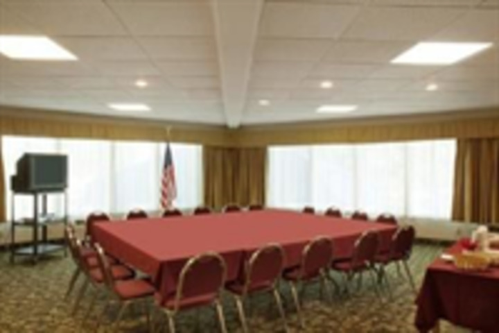 BEST WESTERN SYRACUSE AIRPORT INN
