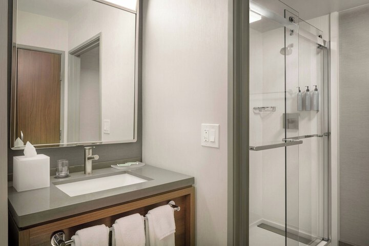 Courtyard by Marriott Farmington