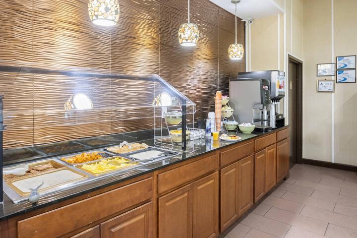 Quality Suites Hickory South