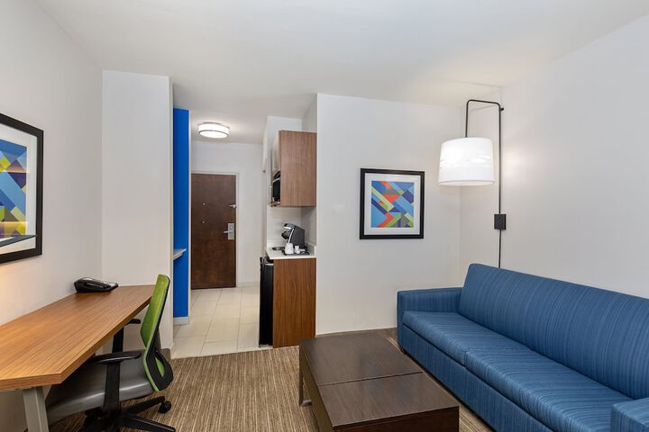 Room 15 of 50