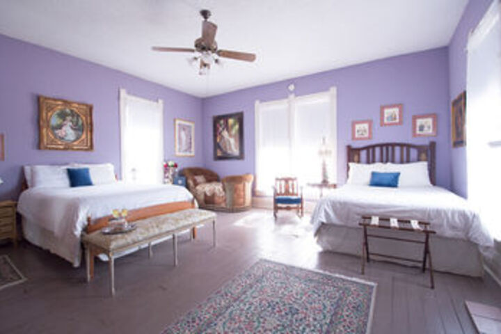 Munzesheimer Manor Bed & Breakfast
