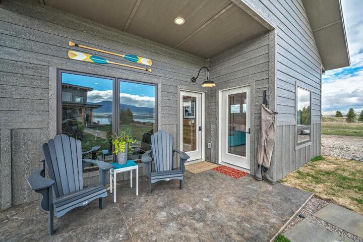 Ennis Lake Studio w / Kayak Pool & Fire Pit!