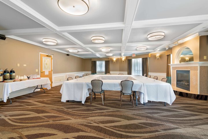 Best Western Plus Executive Court Inn & Conference Center