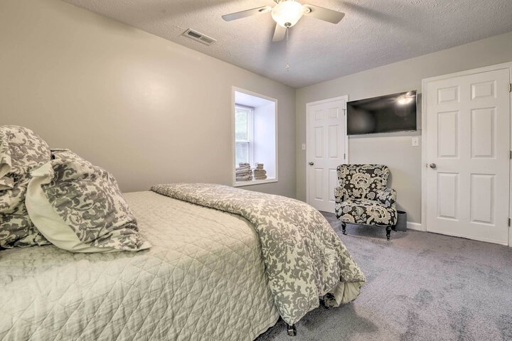 Charming Southern Pines Abode - Walk to Dtwn!