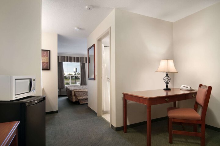 Room 17 of 39