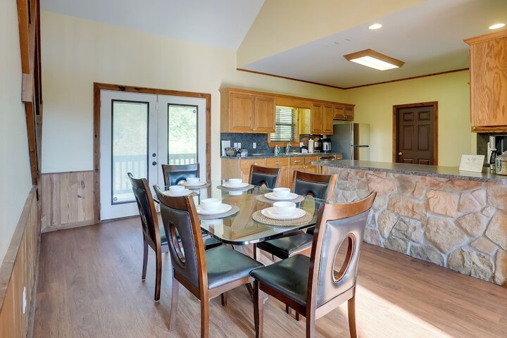 Pet-friendly Jefferson Home Near Lake O the Pines
